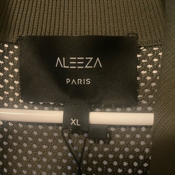 ALEEZA PARIS OLIVE GREEN ZIP UP LONG SWEATER SIZE XL - Picture 9 of 9